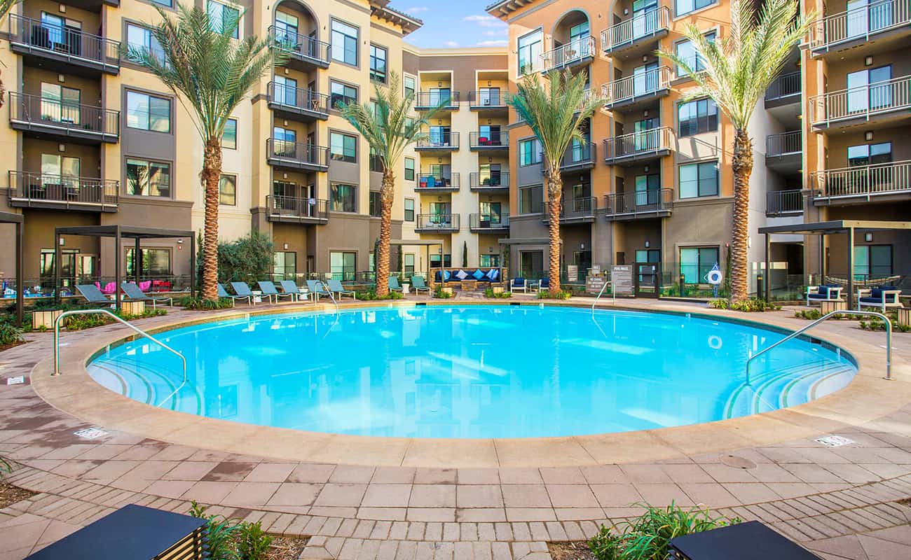 Luxury Apartments in Los Angeles | Outdoor | The Colony at the Lakes